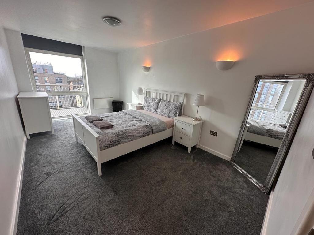 Recently Refurbished Apt Central Mk Free Parking Μίλτον Κέινς Εξωτερικό φωτογραφία